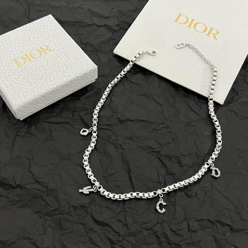 Dior Necklace 05lyr521